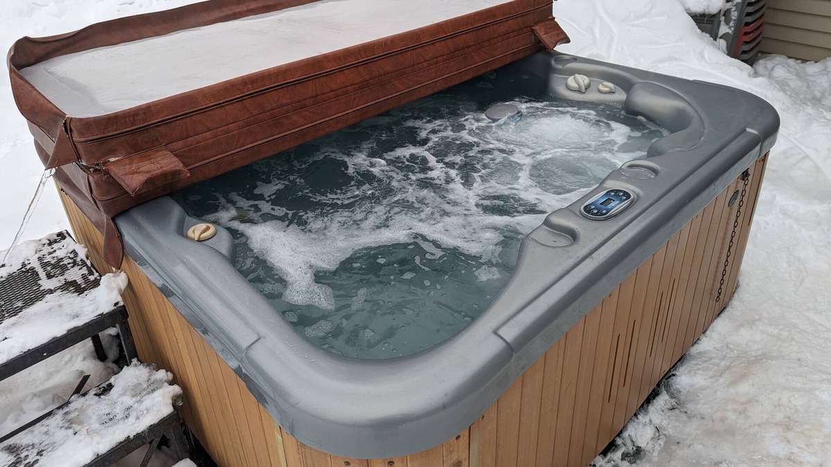 Ontonagon Cottage | Hidden Hot Tub Haven