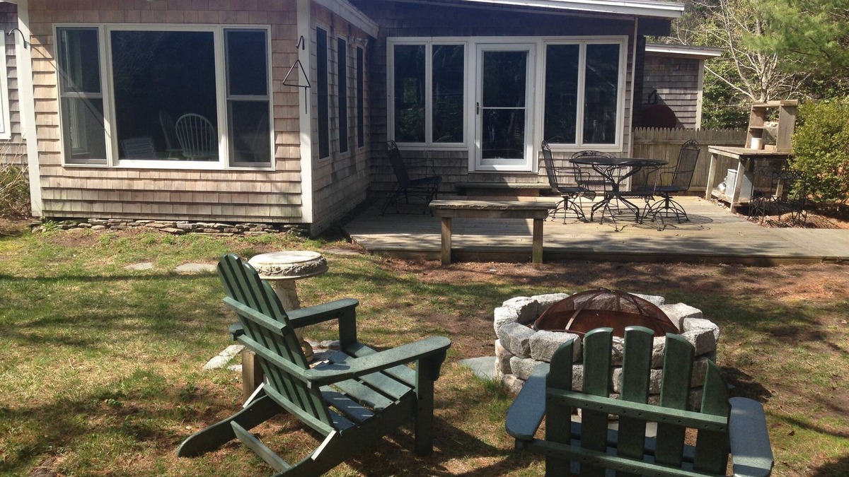 Katama House | Hidden Katama Gem with a Beautiful Backyard