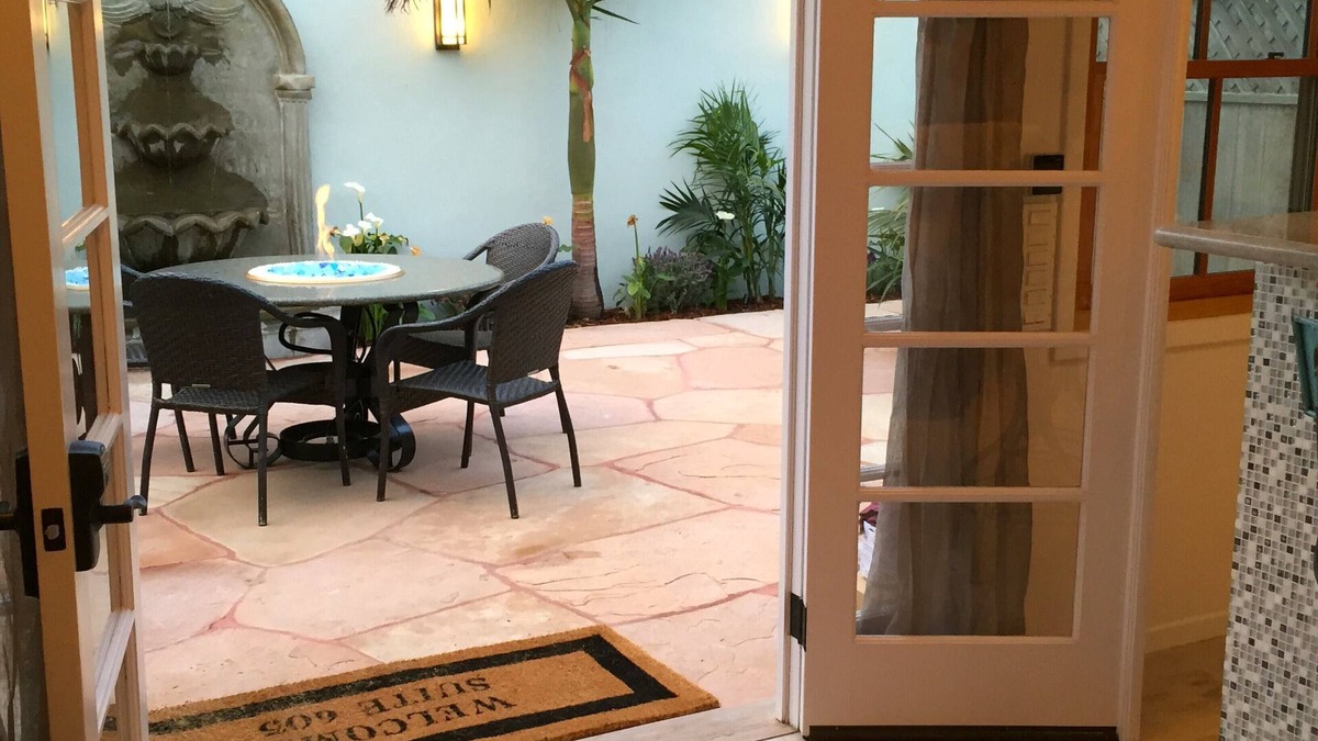 Santa Barbara House | Hidden Luxury - Prime Downtown