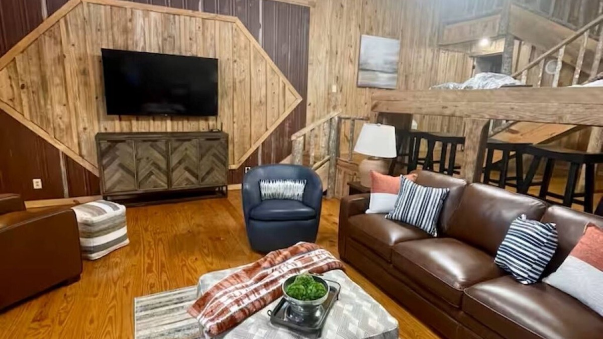 Abbeville Cabin | Hidden Oaks Comfy Cabin #7