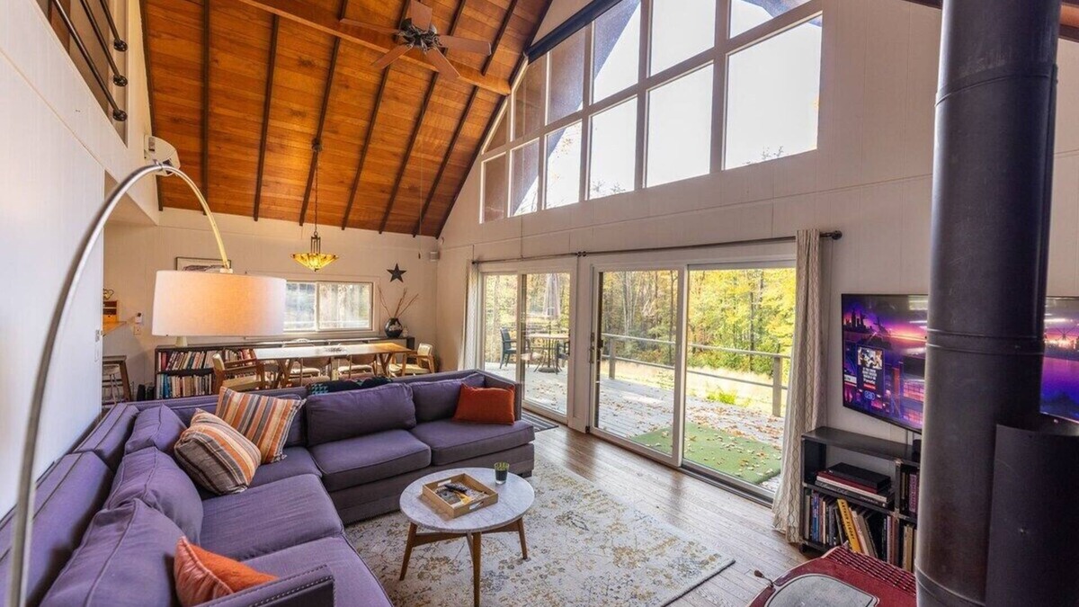 Oliverea Ski Chalet | Hidden Pond: 7 Acres w/Swim Pond—Hot Tub—Creek+