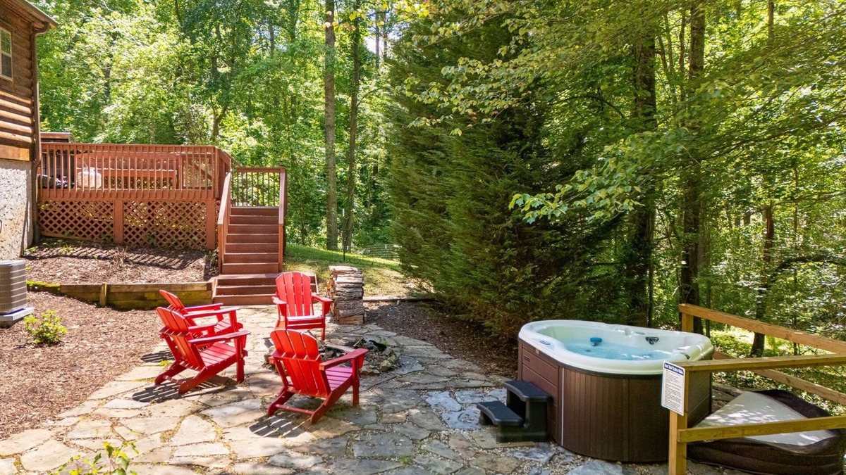 Alexander Cabin | Hidden Pond | Hot Tub, Fire Pit + Biltmore Pass | $75 Off 3-Night Stay!