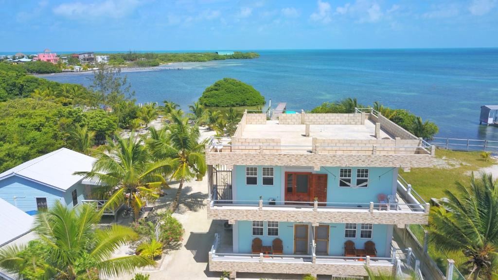 Caye Caulker Apartment | Hidden Treasure Vacation Home Bay Blue Suite 2