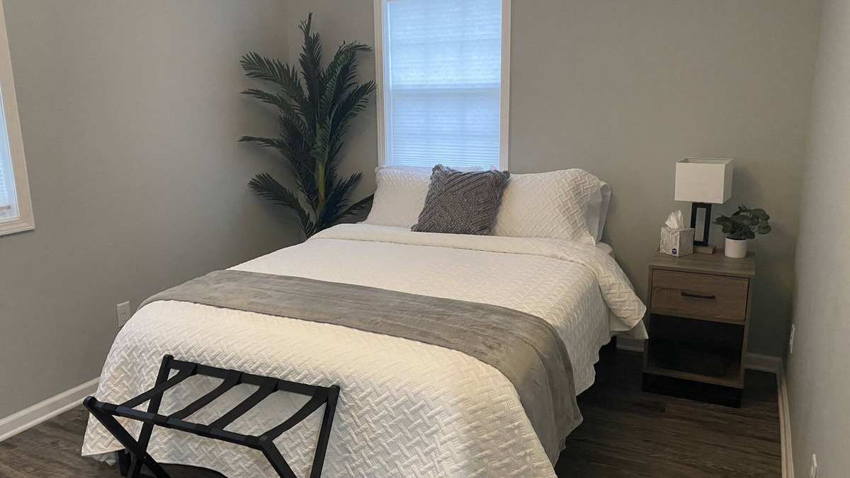 Taylorville Apartment | Hideaway blocks from downtown.