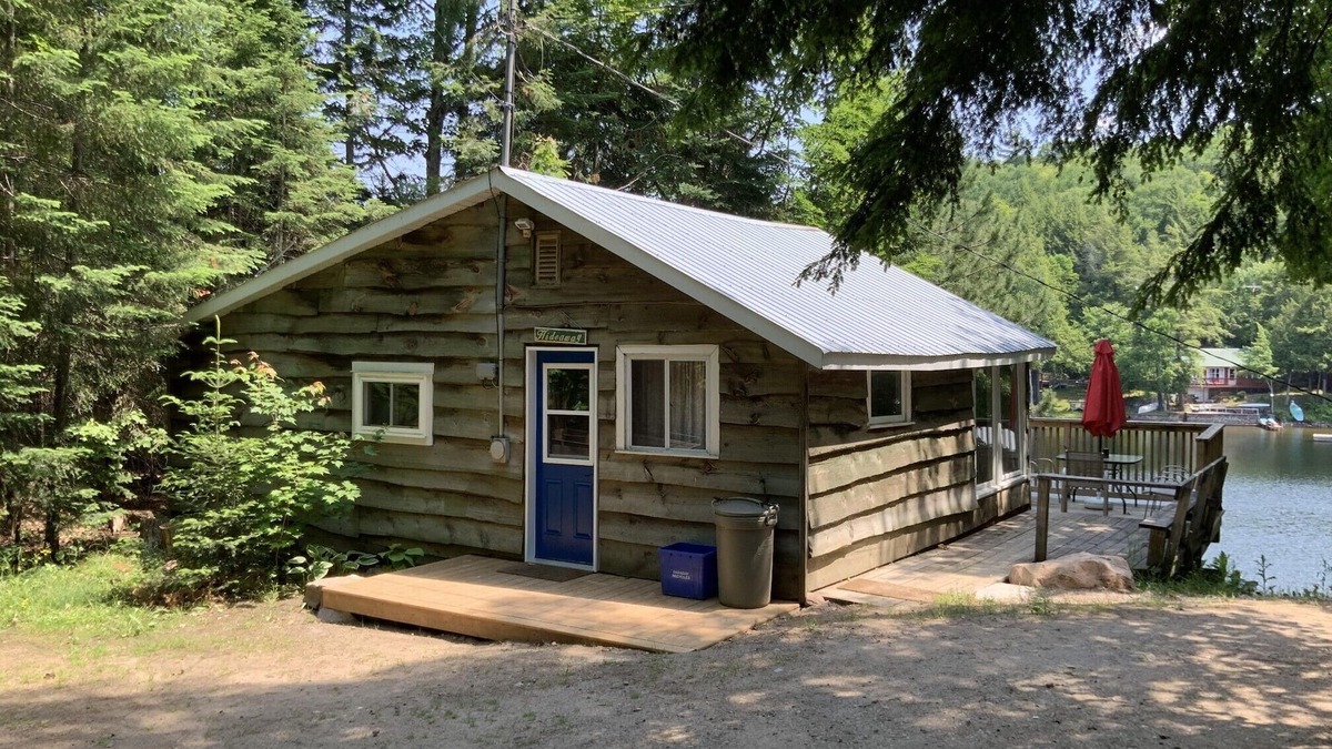 Faraday Cottage | HIDEAWAY - COZY 2 BEDROOM WATERFRONT COTTAGE SPRING, SUMMER 2025 AVAILABILITY!
