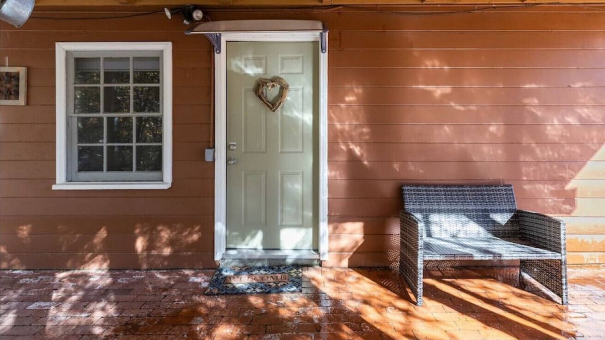Twin Peaks House | Hideaway - Gingerbread Gardens