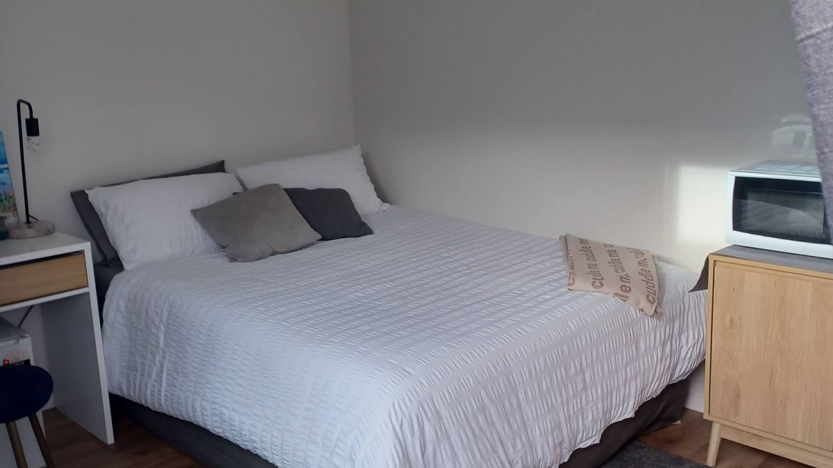 Mount Maunganui Apartment | Hideaway on Tui- Sleepout studio in Mount Maunganui