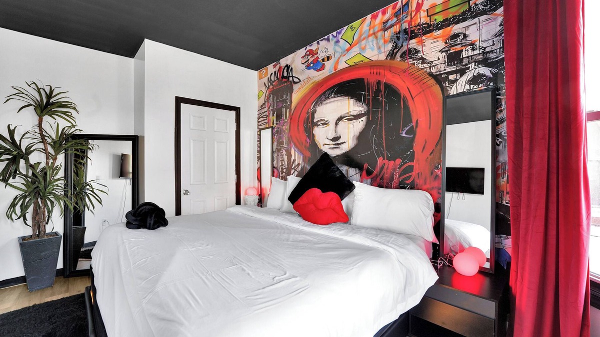 Ampere Apartment | Hideaways in quite oranges neighborhood
