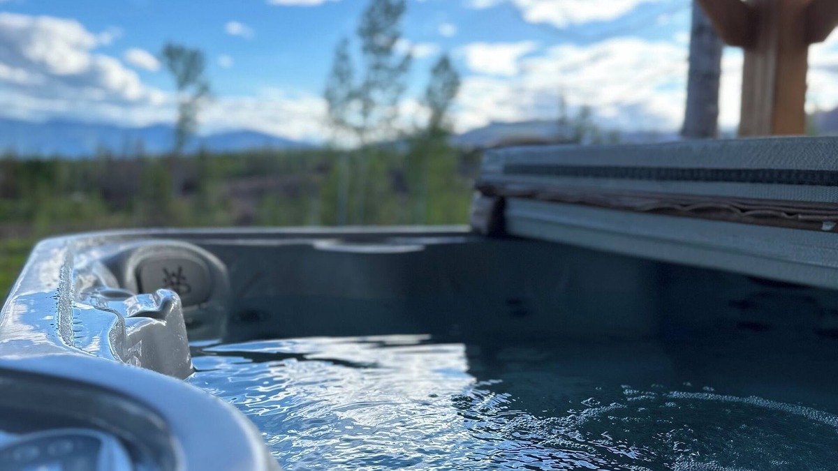 Magna bay Cabin | Hideout Cabin 1 with hot tub!