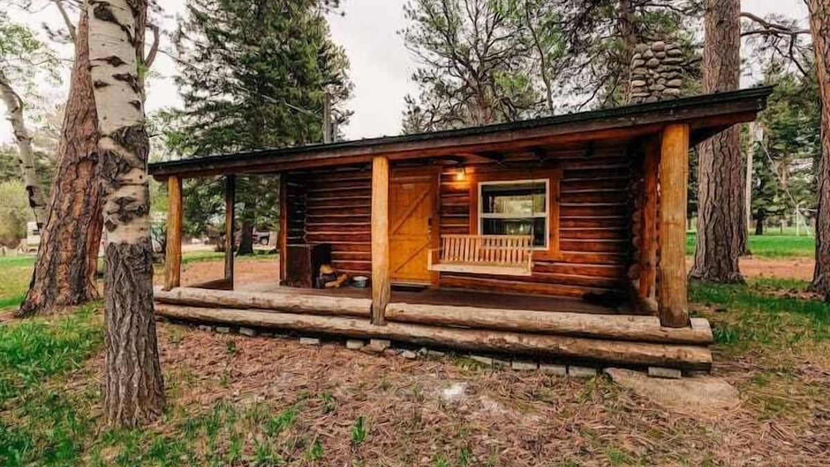 Saddlestring Cabin | Hideout Cabin, Rustic Hideout Cabin