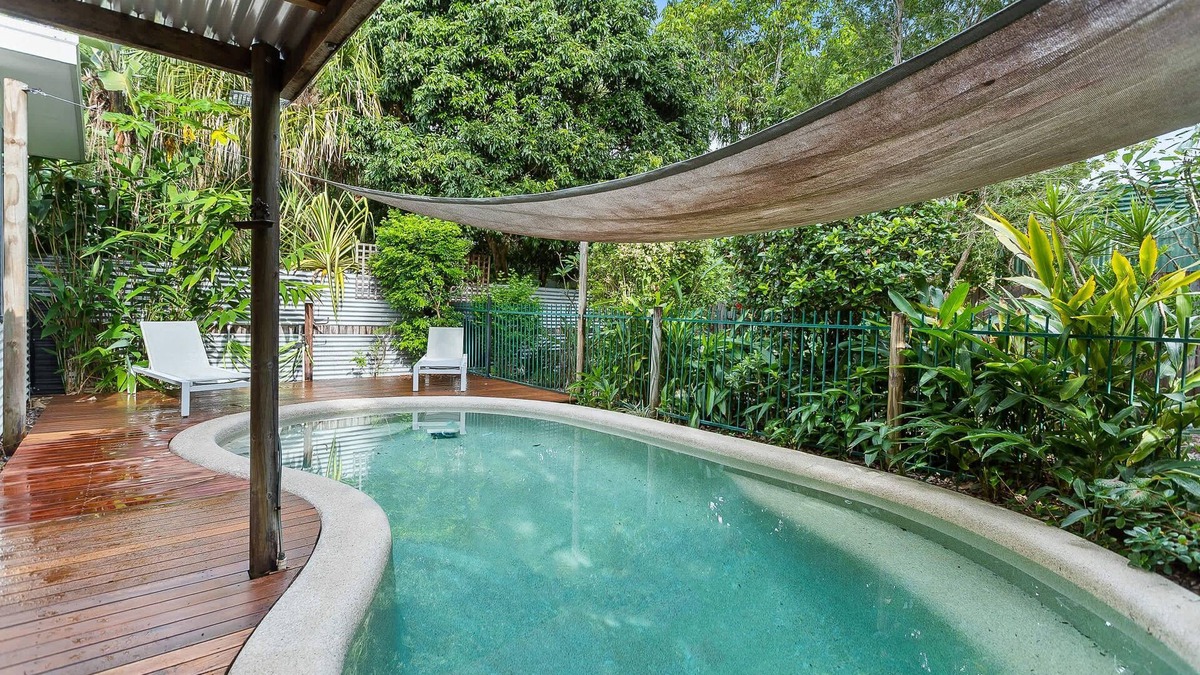 Machans Beach House | Hideout Machans -pool BBQ Beach and Pet Friendly