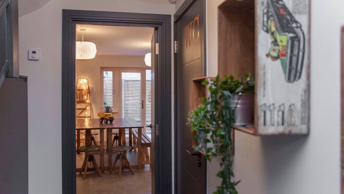 Bristol House | higgihaus 3b 4 Bed Big Groups Hip Location