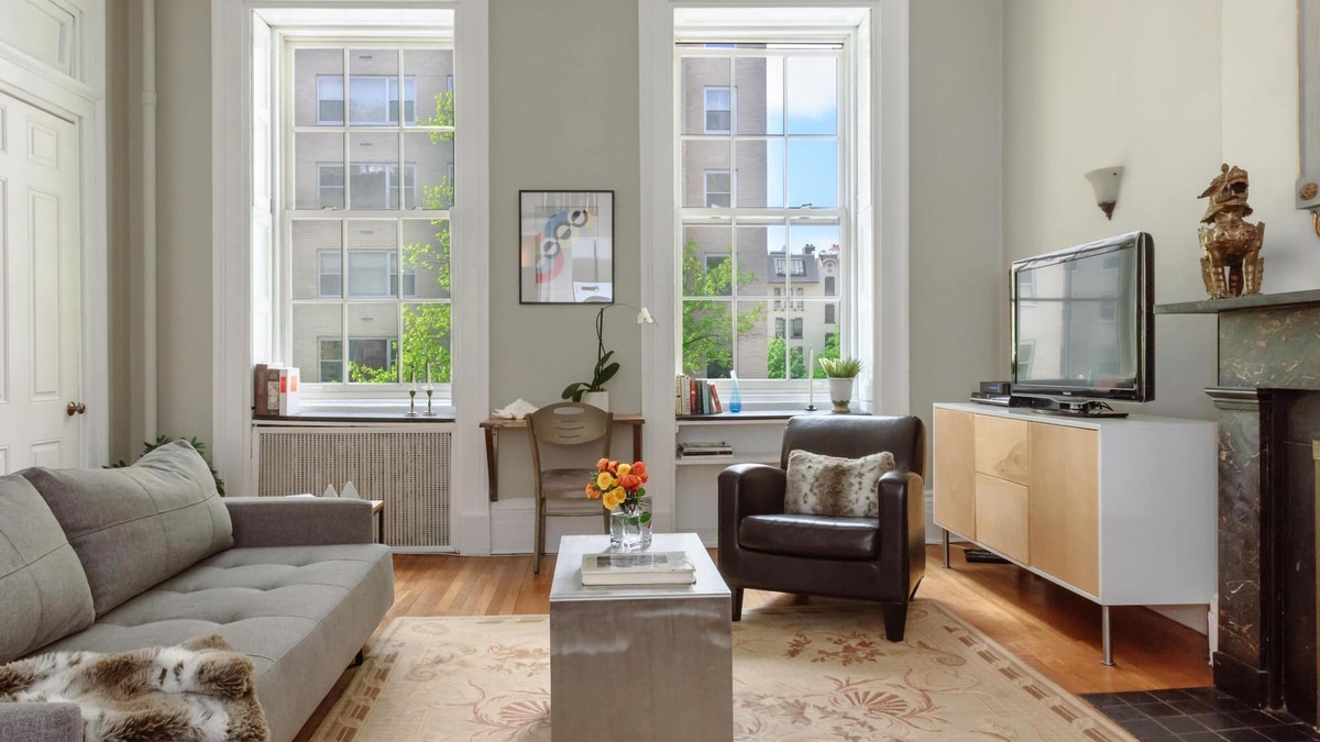 Greenwich Village Apartment | High Ceilings, Washer and Drier and lots of Light in unit