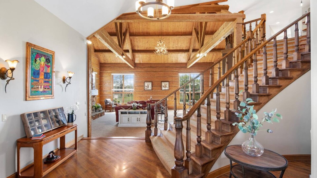 Edgar House | High class service, rustic charm