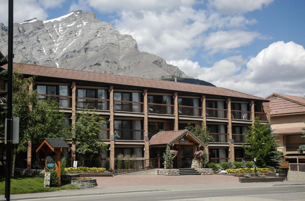 Banff Hotel | High Country Inn