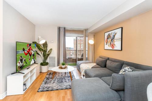 Downtown Mississauga Apartment | High-End 2BR 2BATH Condo-Steps to Square One Mall