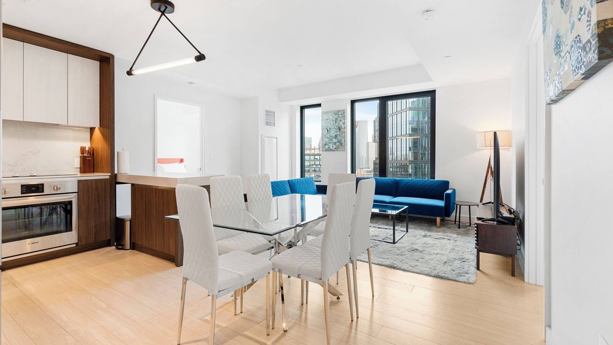 Seaport District Apartment | High-end 3BR 2BA unit in Seaport