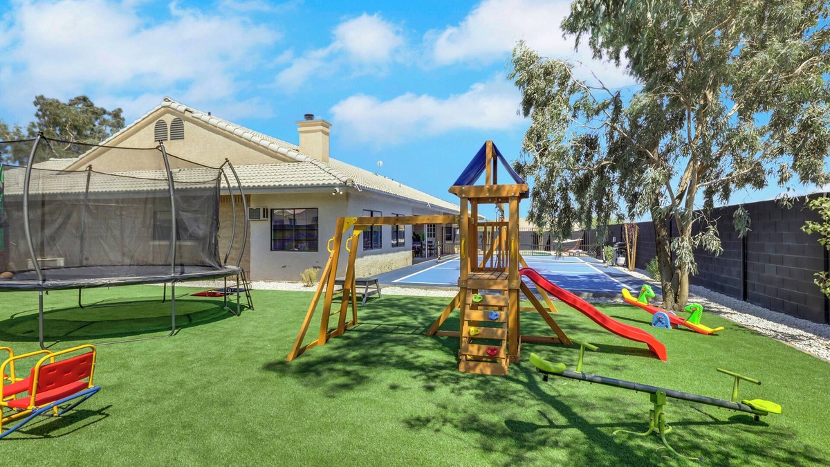 Enterprise Villa | High-End 5 Stars Villa 5BR Private Pickleball!