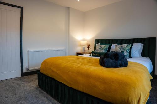 Giltbrook Apartment | High End Apartment - Perfect For Contractors & Builders - Free Parking