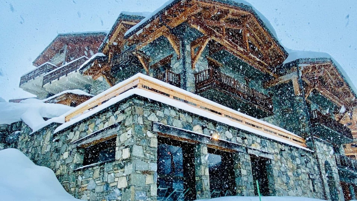 Les Almes Ski Chalet | High-end chalet of 400 m² with indoor swimming pool, exceptional view.