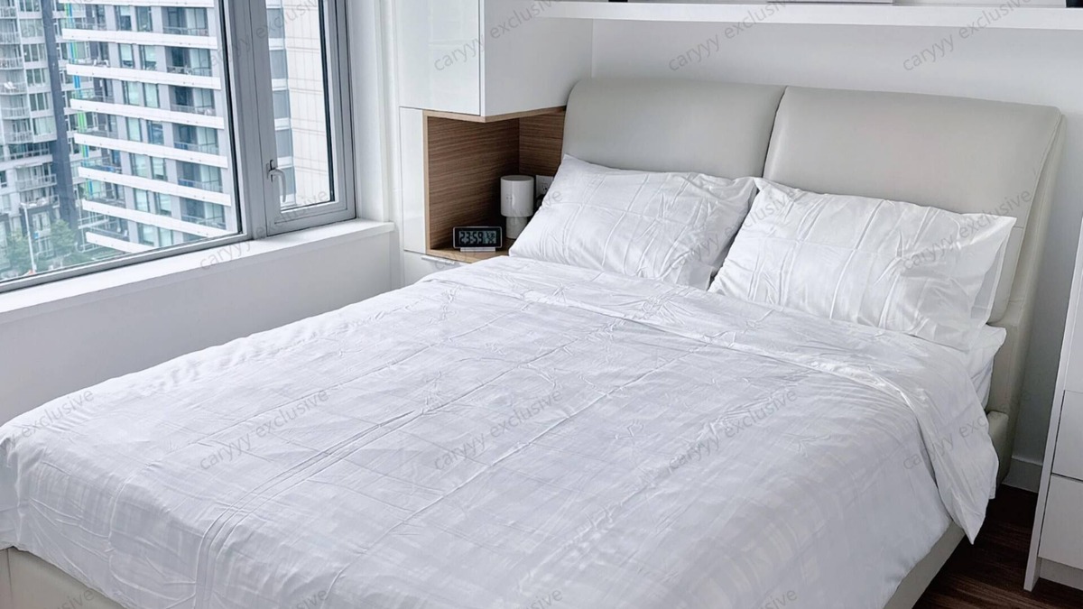 Southeast False Creek Condo | High end condo vacation home downtown Vancouver. Family friendly, new furniture