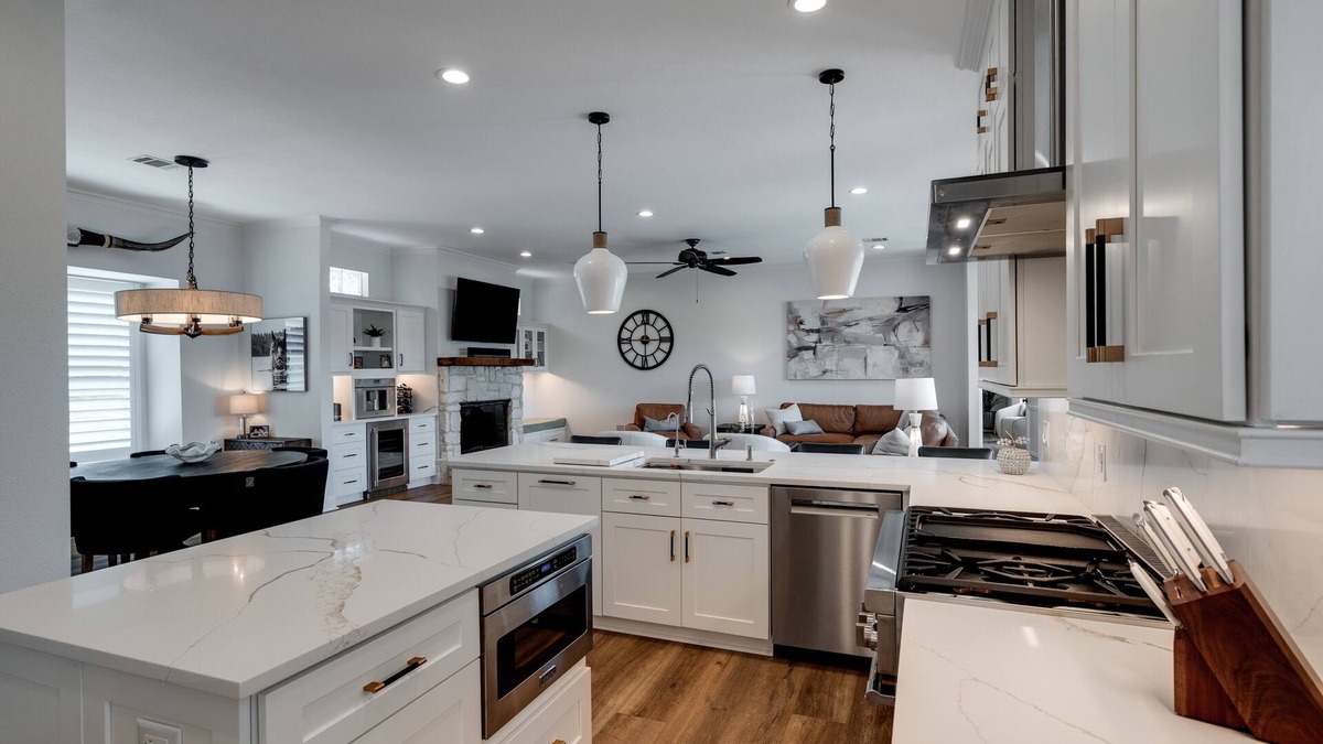 Colleyville House | High-end Home Away From Home in Colleyville,