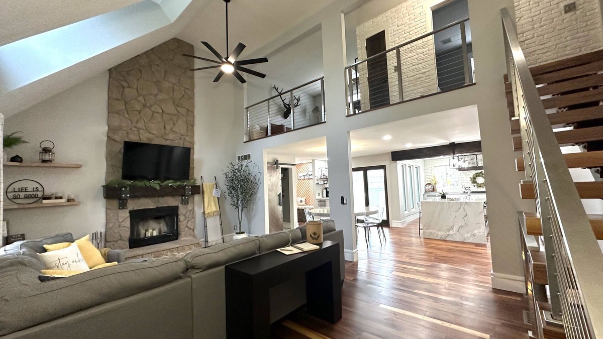 Mason House | High-end home w/fireplace, gourmet kitchen, sauna, game rm/large yard/fire pit