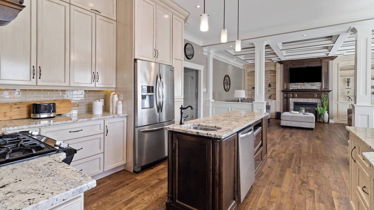 Terra Nova House | High-end Home with Great Features in Southlands