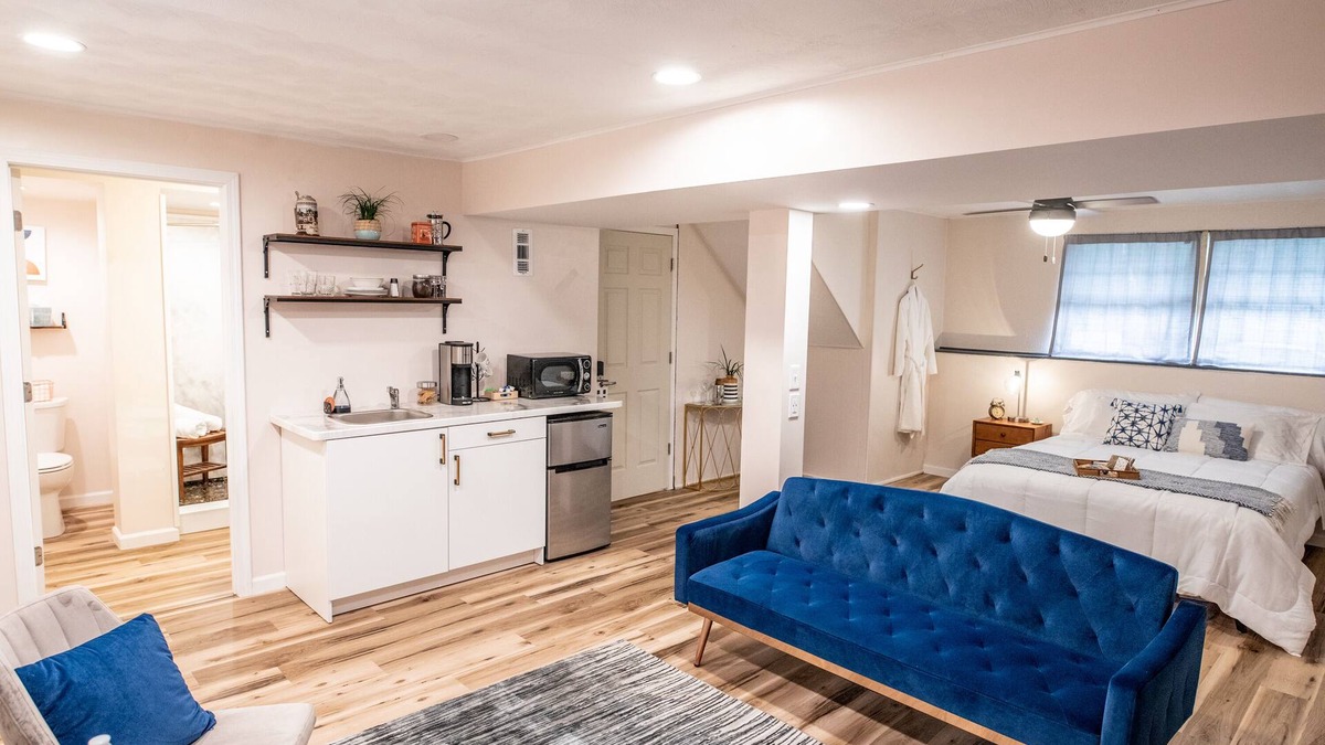 Baldwinsville Apartment | High end studio tailored to the business traveler