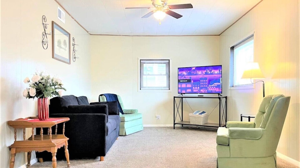 Van Wert House | High - Family Neighborhood, Pet Friendly