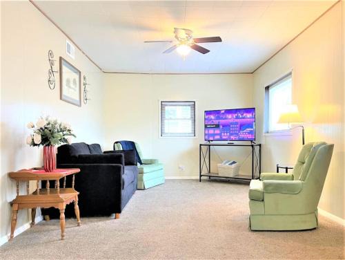 Van Wert House | High - Family Neighborhood, Pet Friendly
