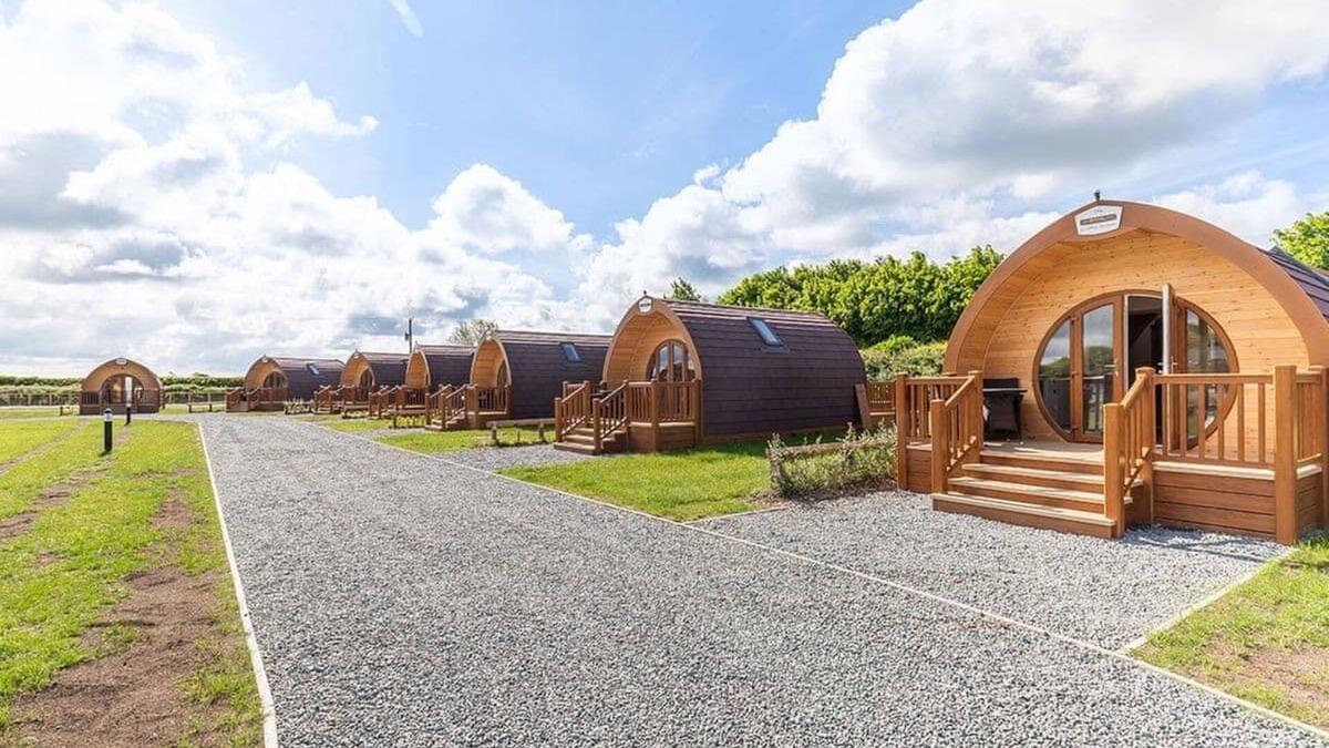 Arnold Cottage | High Farm Deluxe Pod (Hot Tub)