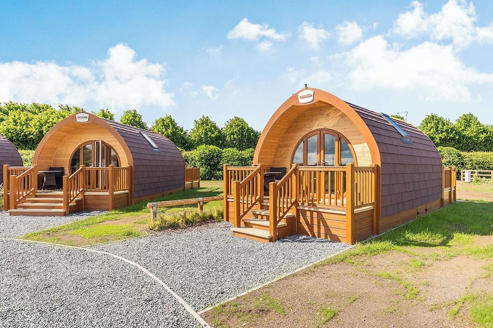 Arnold Cottage | High Farm Deluxe Pod (Pet)