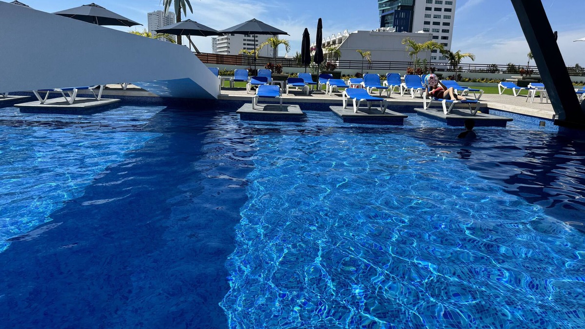 Lomas de Mazatlan Hotel | High Garden Grand Hotel