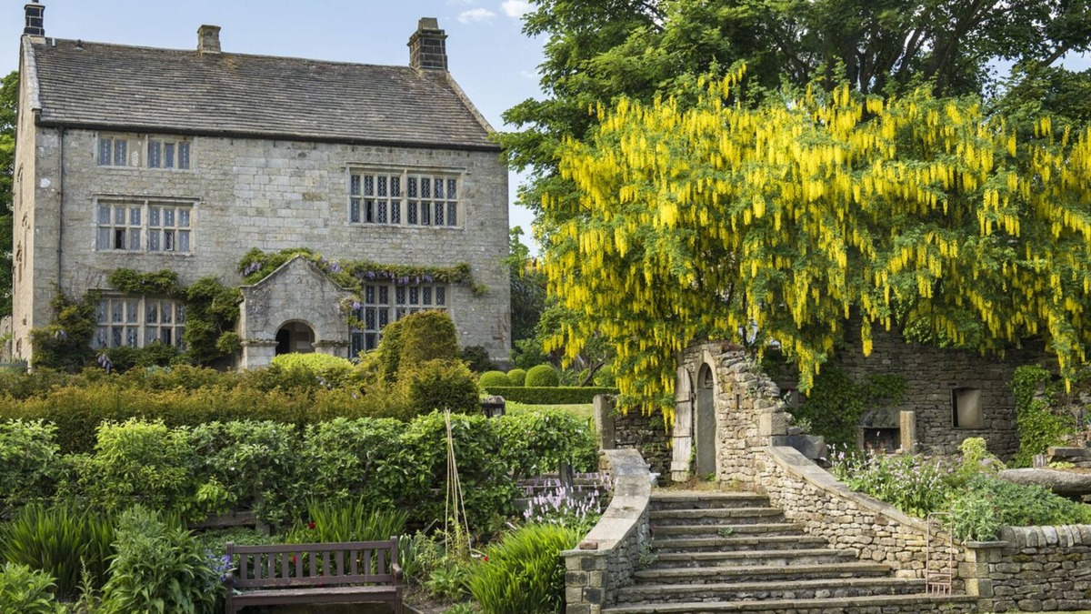 Appletreewick House | HIGH HALL, family friendly, with hot tub in Appletreewick