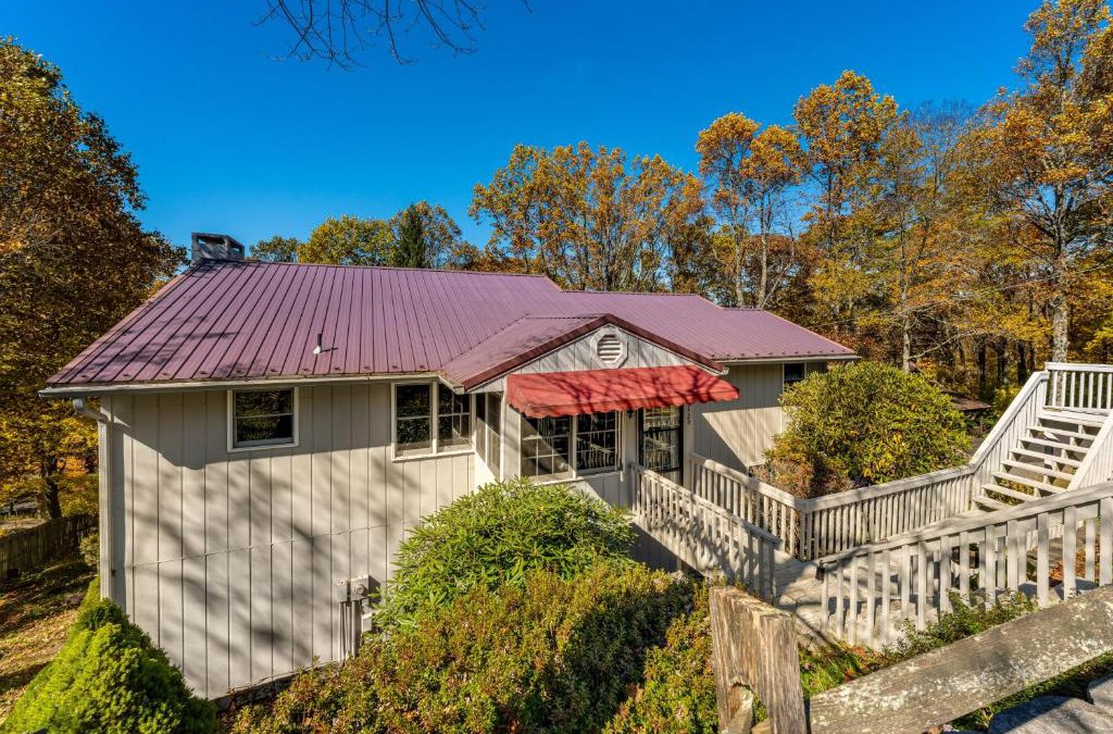 Blowing Rock House | High Hopes