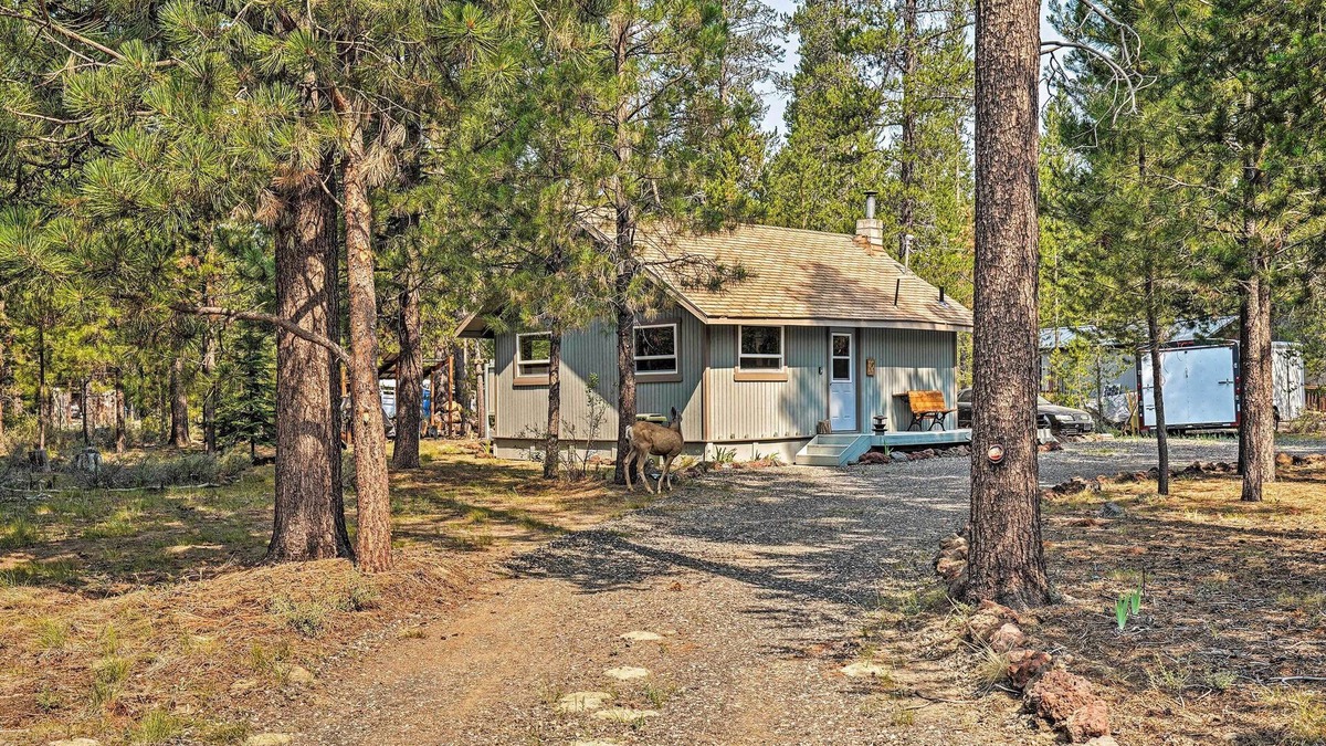 La Pine Cabin | High Lakes Hideaway: La Pine Fishing Cabin!