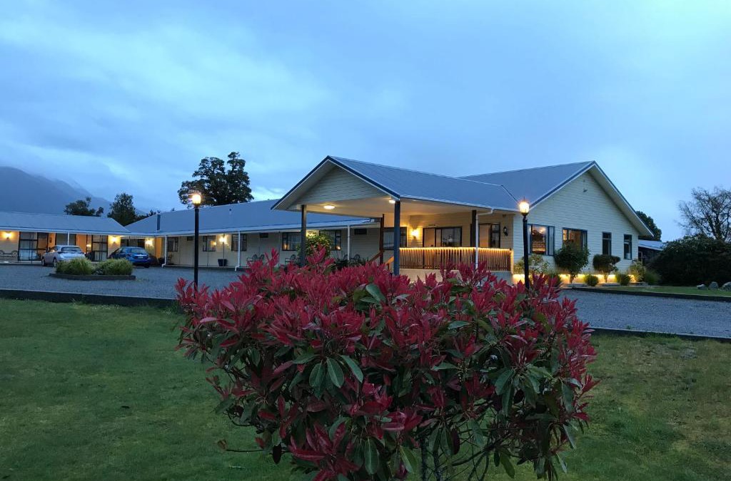 Fox Glacier Hotel | High Peaks Hotel