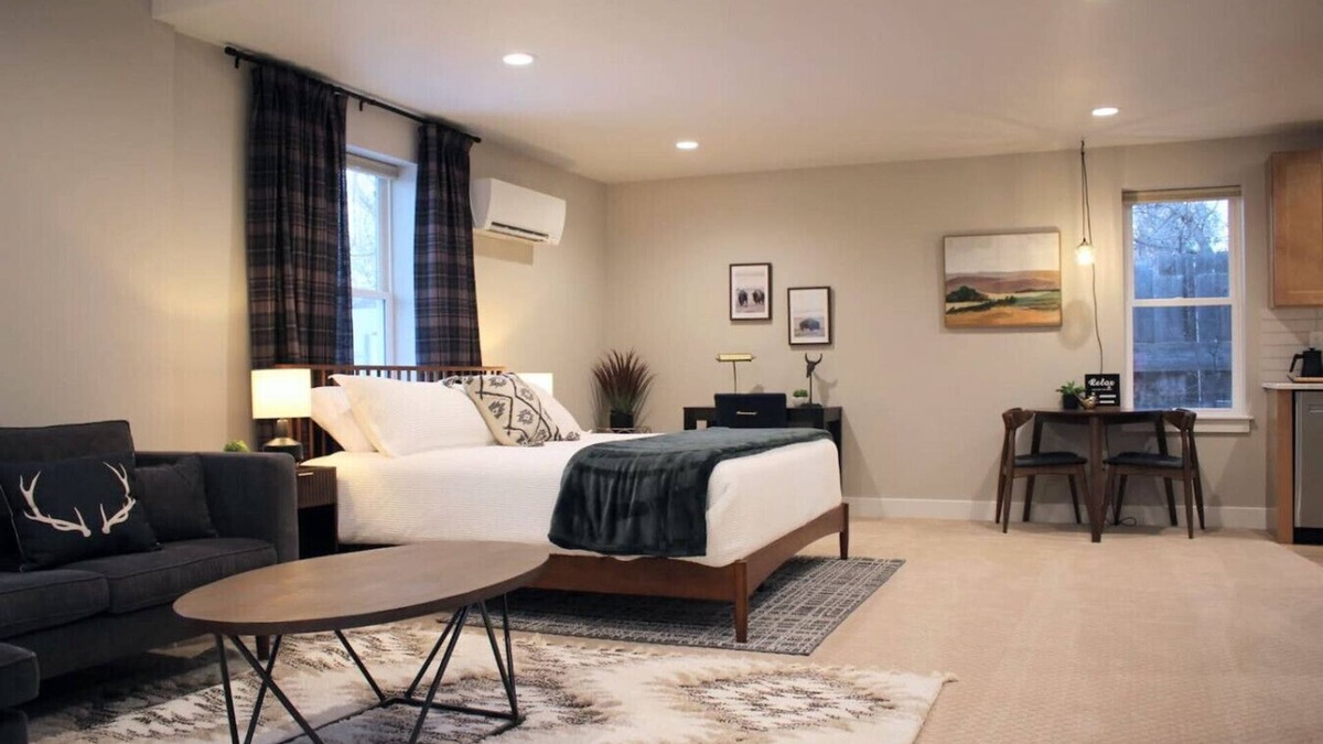 Cheyenne Condo | High Plains Hideaway