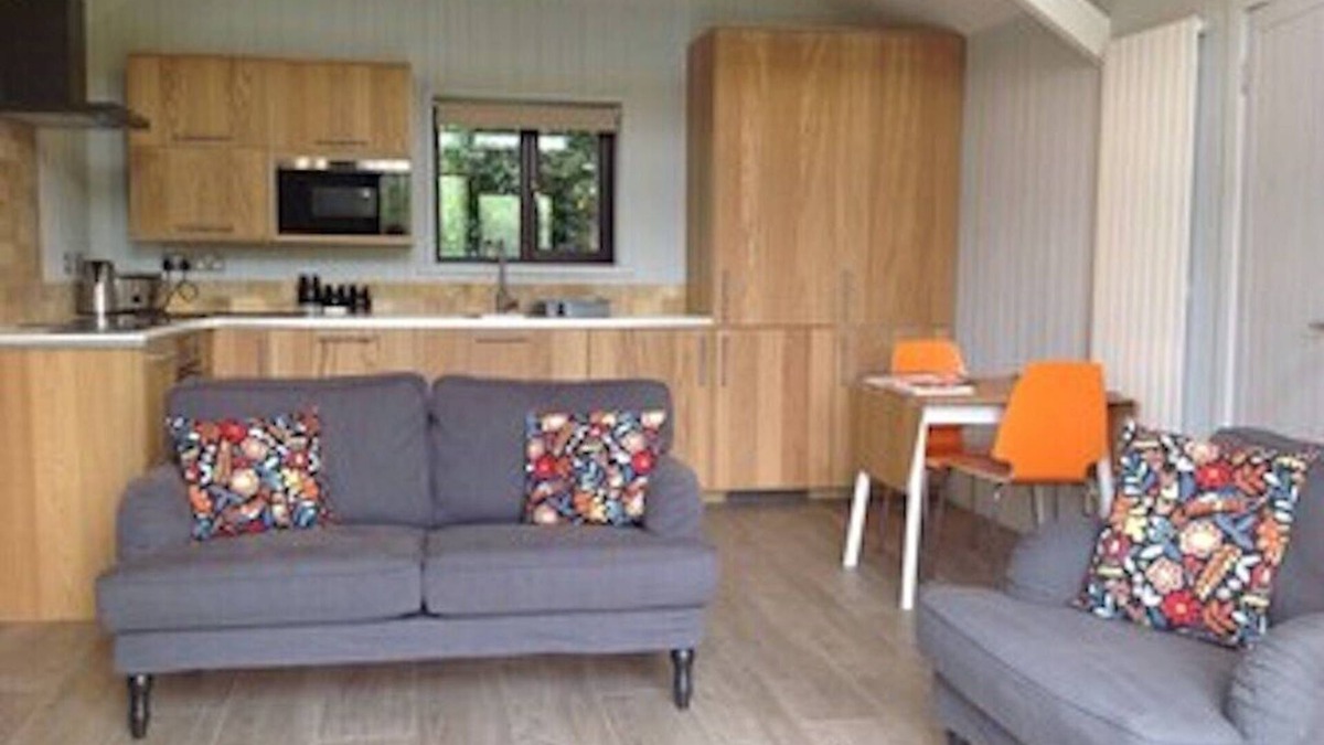 Cheddar Cabin | High quality accommodation for couples in semi rural setting