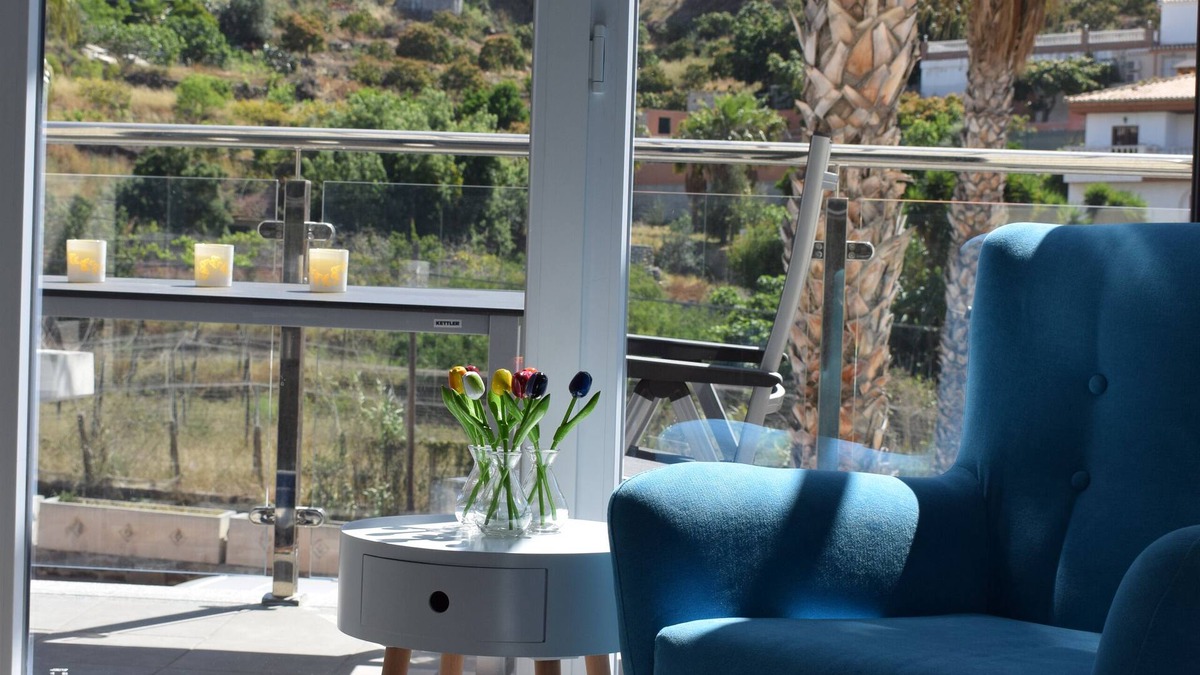 Velilla-Taramay Apartment | High quality tasteful apartment by the sea