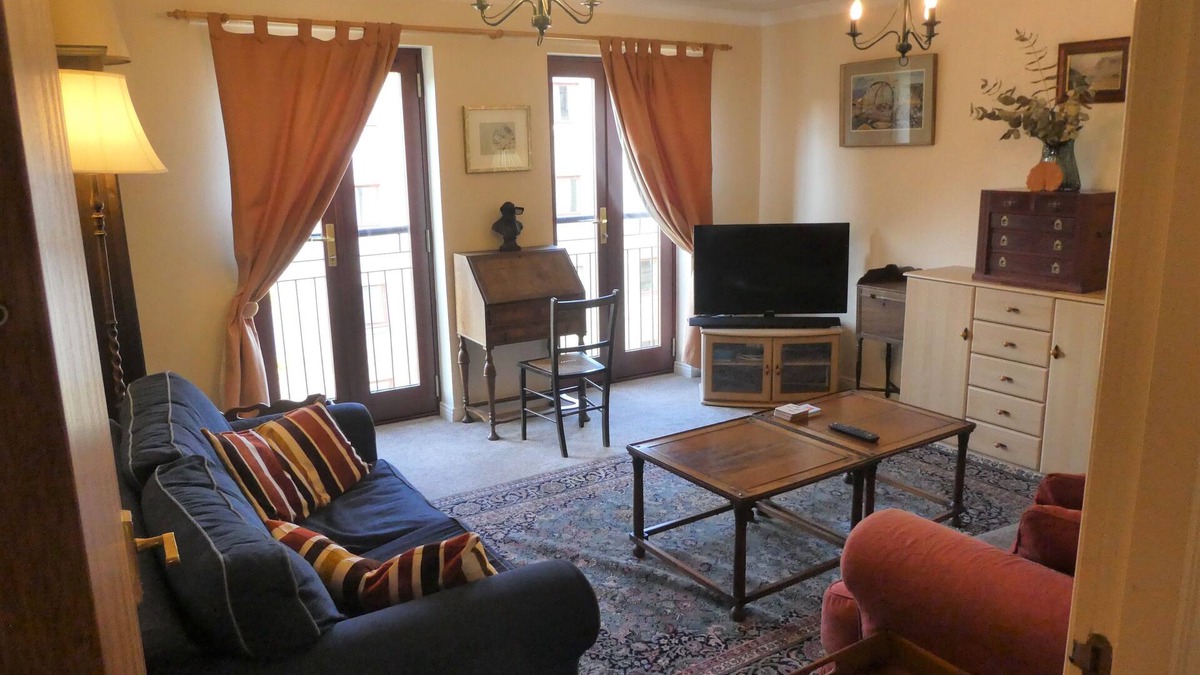 Tollcross Apartment | High Riggs, Tollcross, Old Town, Edinburgh