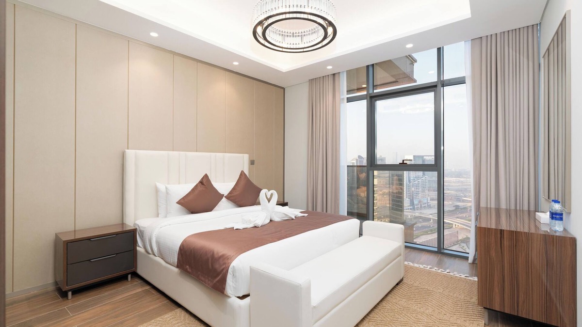 Business Bay Apartment | High-Rise 2BR Luxe King Beds