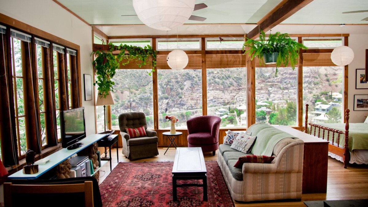 Bisbee House | High Road House - Historical Old Bisbee - Grand View