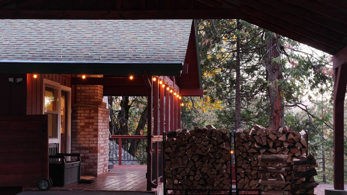 Strawberry Cabin | High Sierra Hideaway Cabin near Pinecrest lake & Dodge Ridge