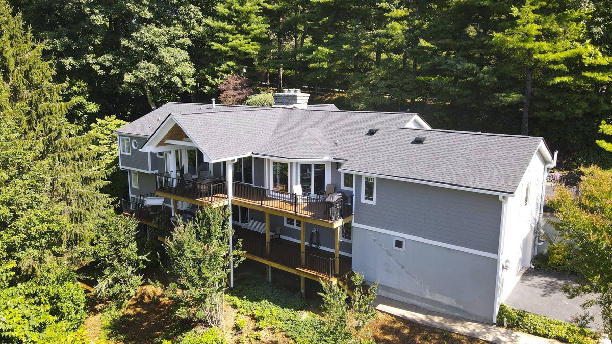Laurel Park House | High Society in Hendersonville: Beautifully Renovated Mountaintop Home