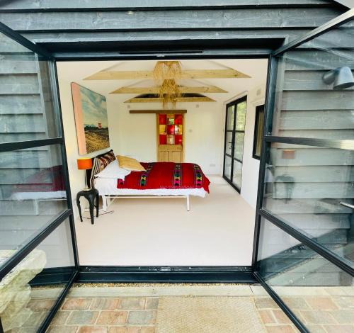 Farnham Apartment | High spec studio cabin-Farnham centre