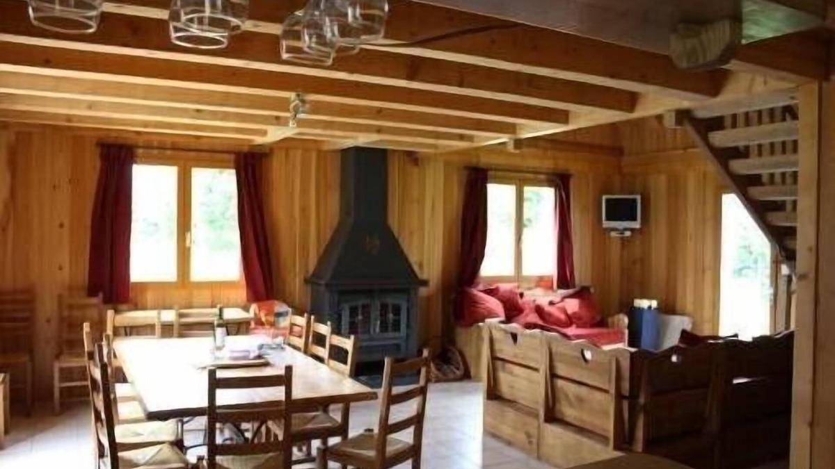 La Chapelle-d'Alagnon Ski Chalet | High standard wooden chalet with interior heated pool