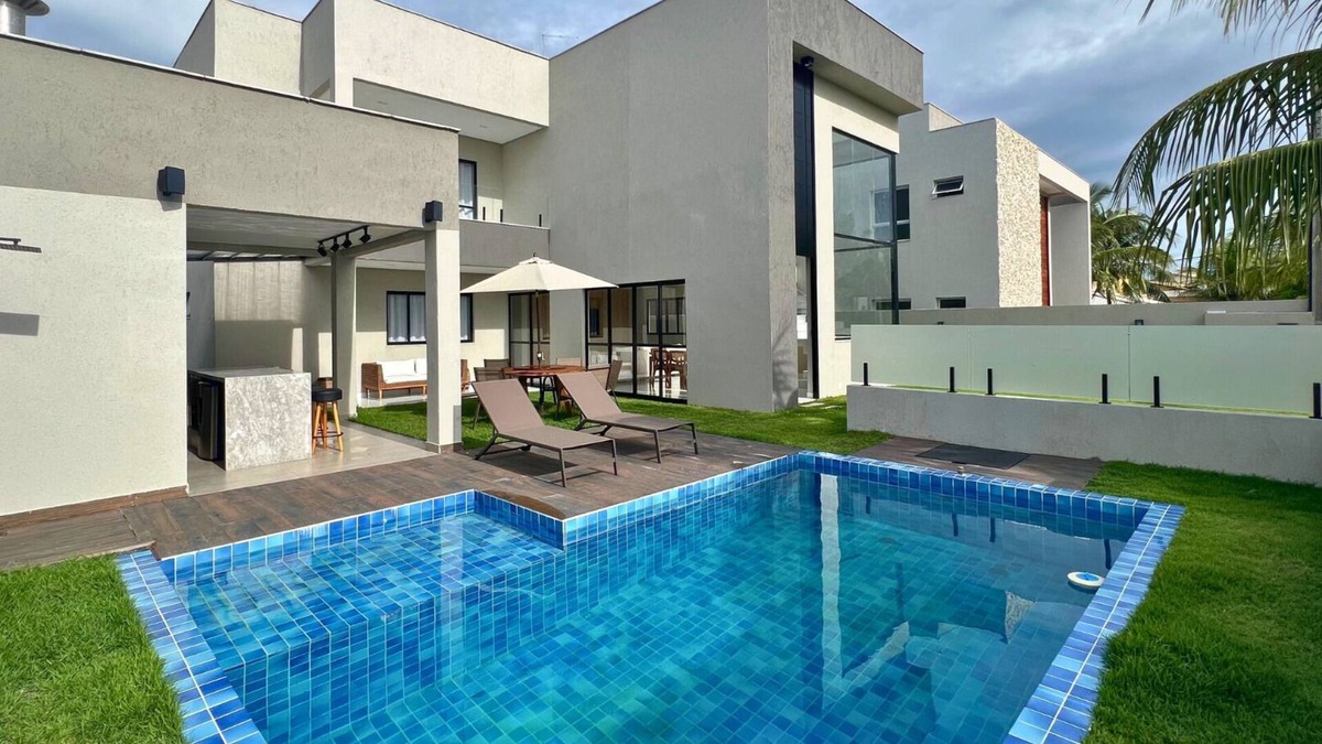 Centro House | High standard house in Guarajuba 5/4 with swimming pool, 150m from the beach.