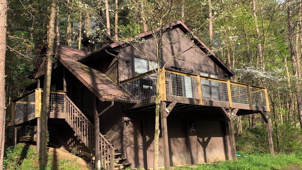 Kipling Cabin | High Tech Cabin in the Hills of Guernsey County